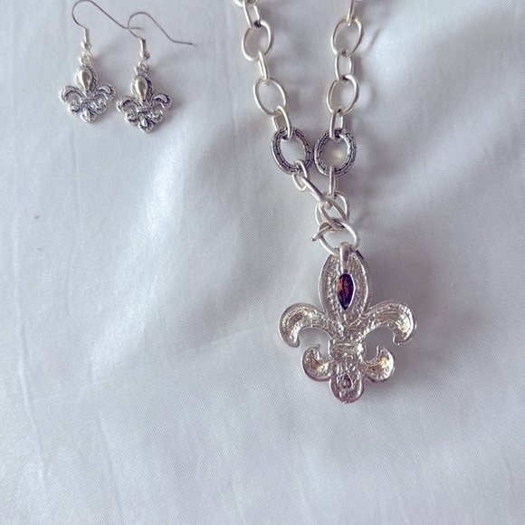 Elegant Mixed Metal Fleur De Lis Necklace Dangle Earring Set Silver Mixed Metal - Picture 12 of 12